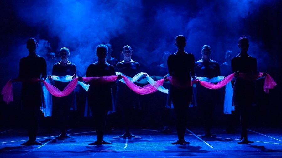 Muestra anual de la escuela en el teatro Foto Mariano Roselli 