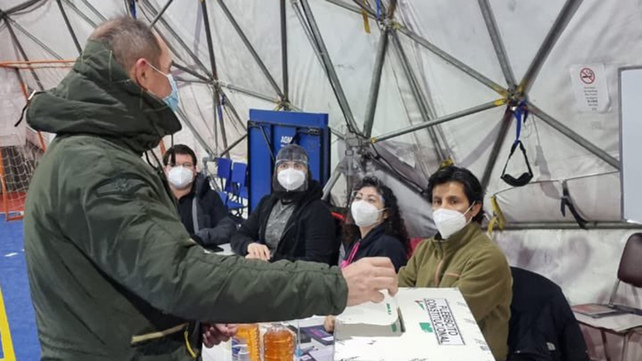 Las fuerzas armadas chilenas difundieron imgenes del comienzo de la votacin en el territorio chileno antrtico Foto Twitter