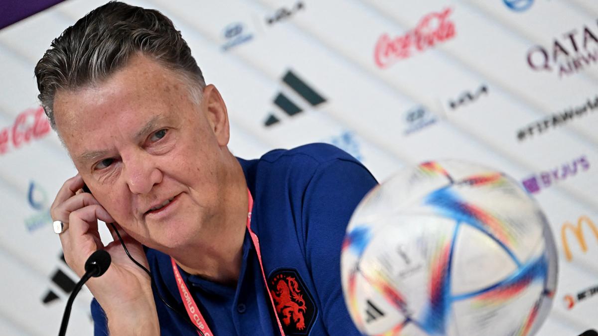 Louis Van Gaal en conferencia de prensa 