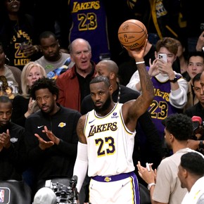 Histórico: LeBron James pasó los 40.000 puntos en la NBA